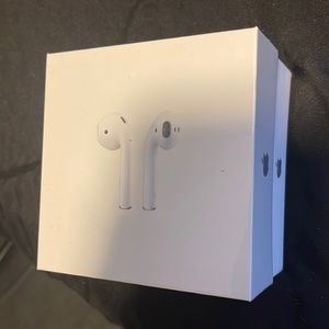AirPods w/ Charging case !